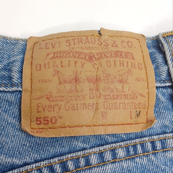 Levis 550 Sz 12 High-Rise Distressed 100% Cotton Cut Off Denim Shorts - Picture 8 of 13